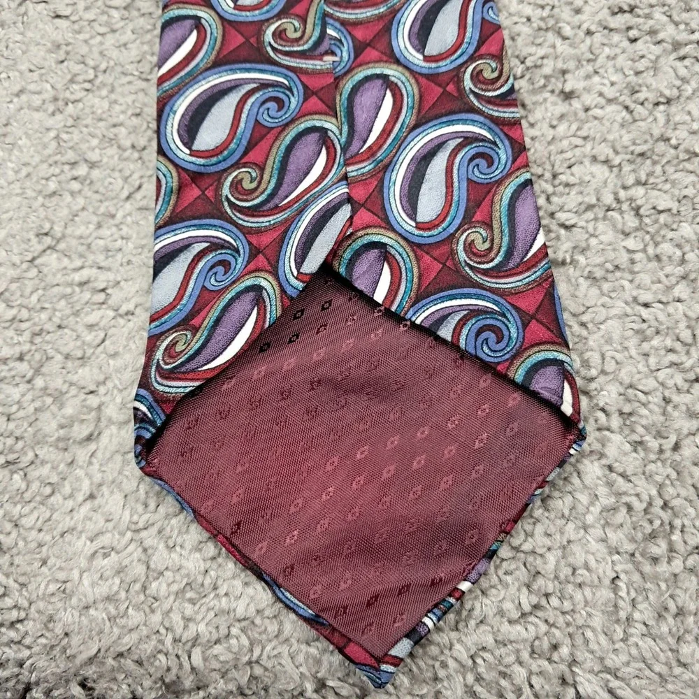 Vintage Lion Crest Paisley Silk Tie Burgundy Blue‎ Purple Geometric Made in USA